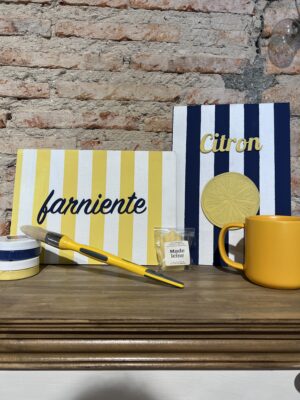 Lettres "Farniente" en bois